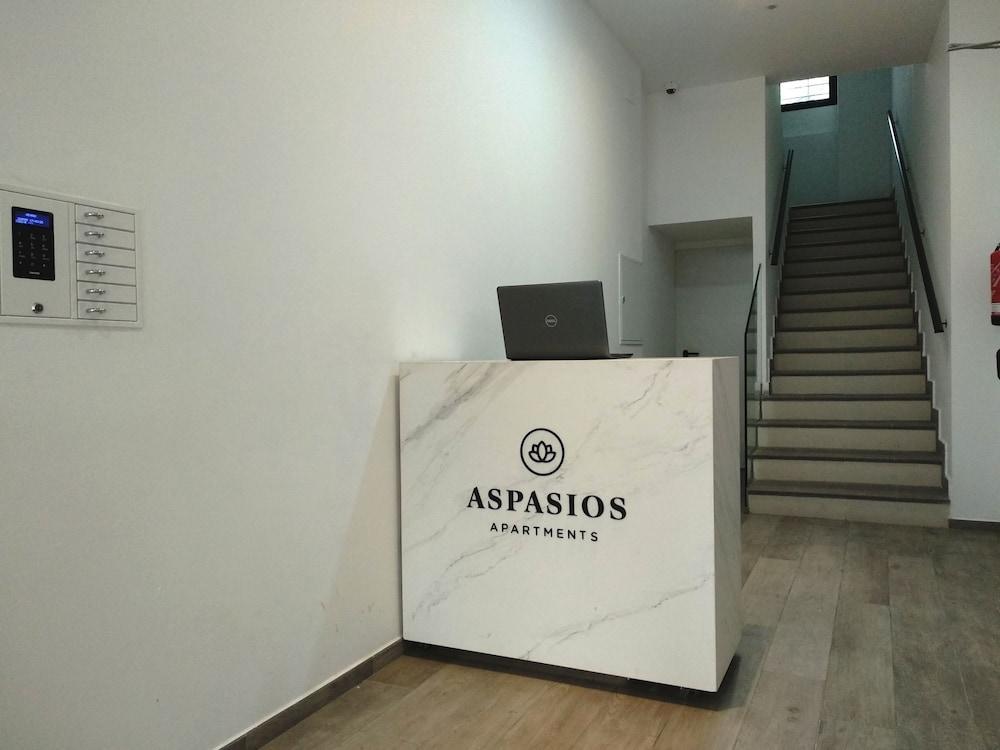 Aspasios Atocha Apartments Madrid Exterior photo